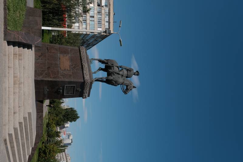 волгоград,Памятник,Памятник Константину Рокоссовскому